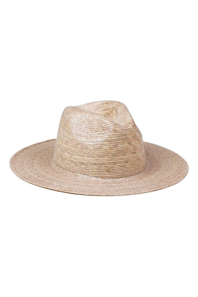 hats, lack of color