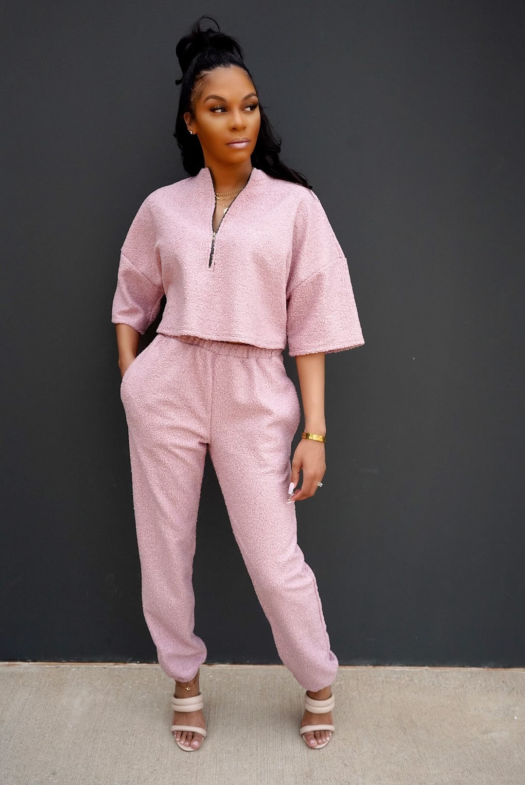 On The Run || Set-Mauve